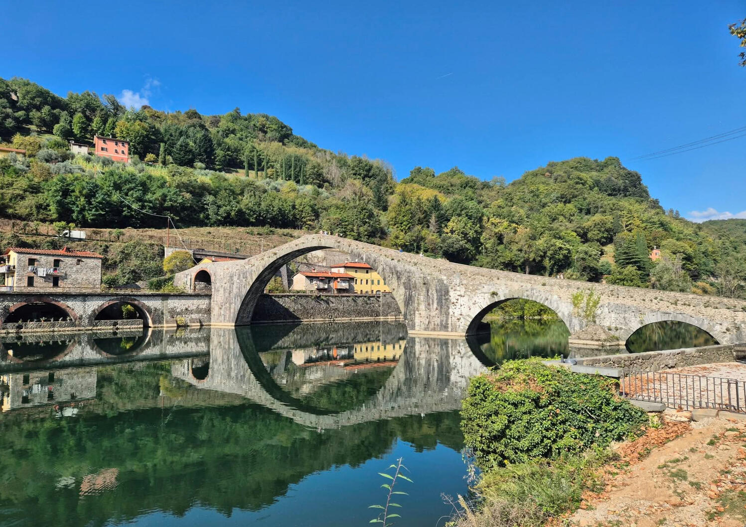 Vespa túra Ponte Diavolo Vespa túra Ponte Diavolo